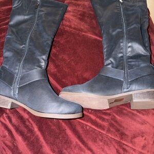 Elegant Navy Women's Boots